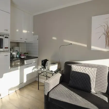 House 2 *